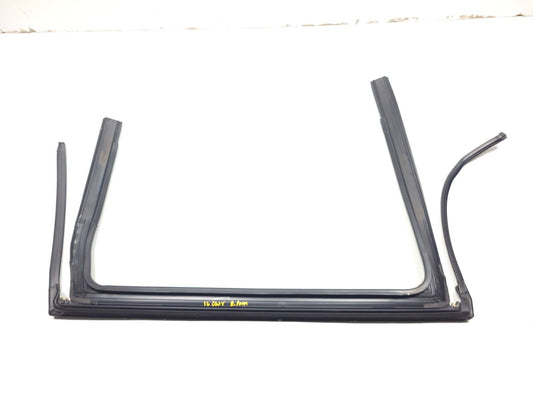 14 15 16 17 18 Jeep Cherokee Door Window Frame Seal Rear Right Pass Side OEM