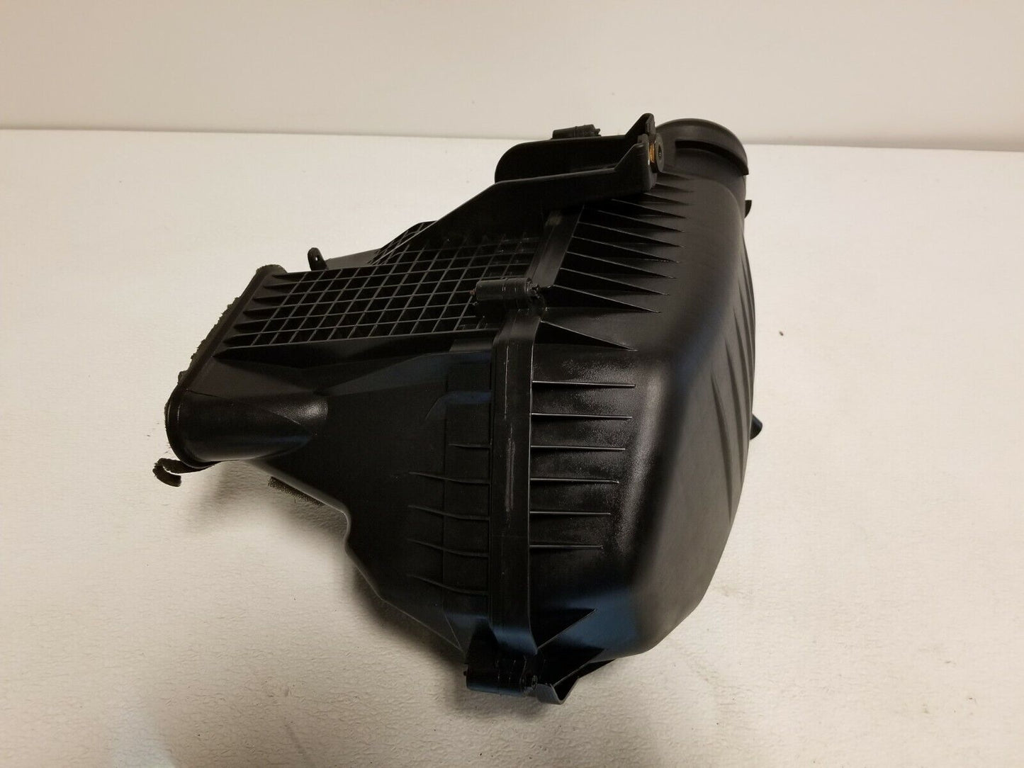 11 12 13 14 Dodge Charger 3.6l Air Cleaner Filter Box OEM 92k
