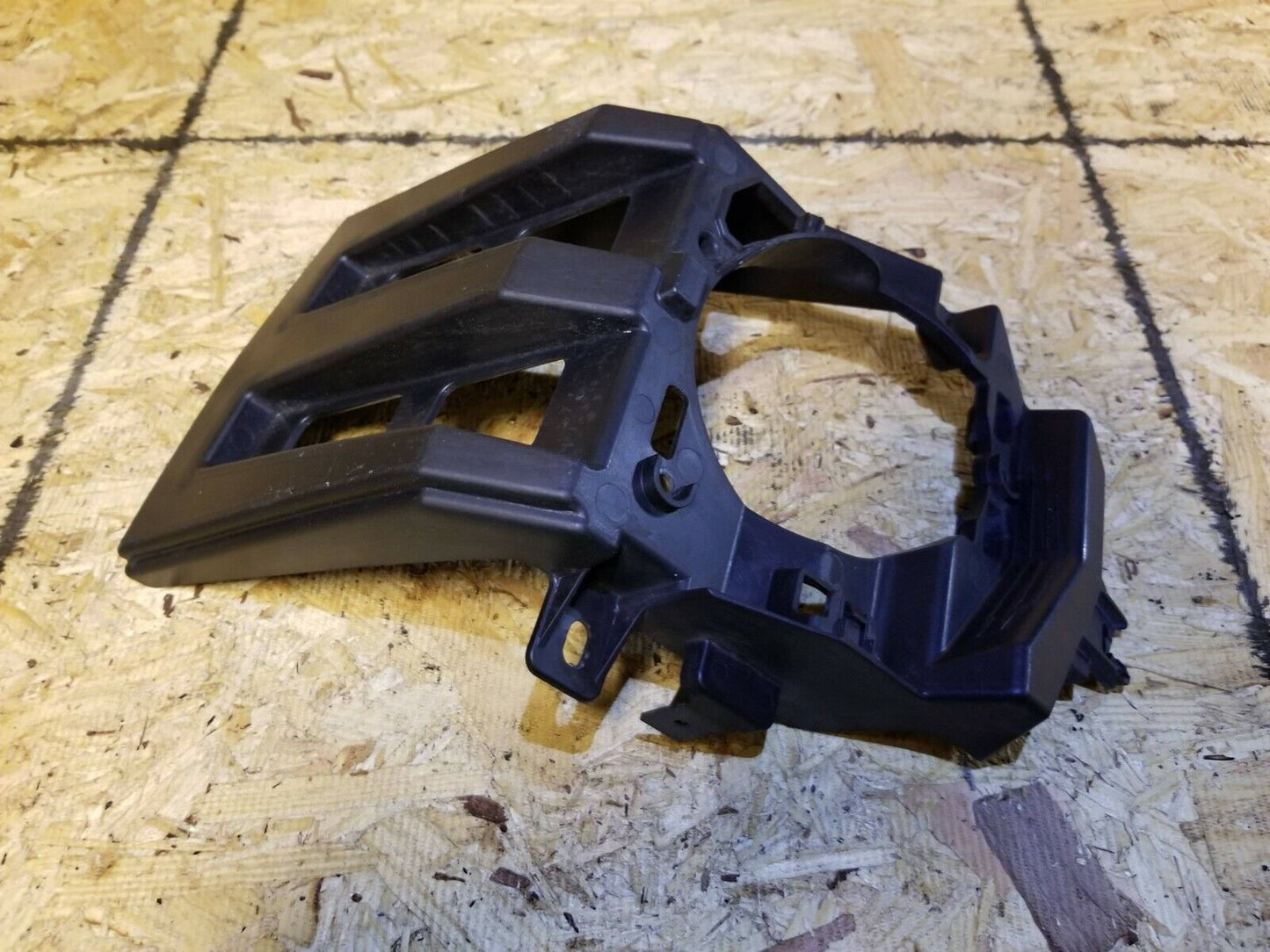 11 12 13 14 15 Lexus CT200h Left Driver Side Fog Lamp Mounting Bracket OEM