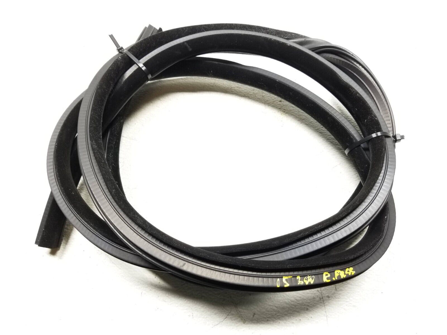 15 16 17 18 19 Chrysler 300 Rear Right Pass Side Door Weatherstrip Seal OEM 42k