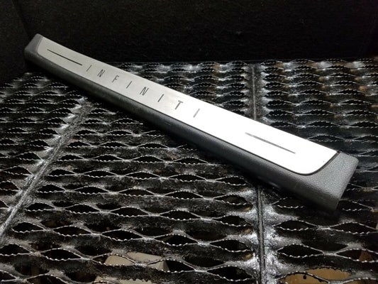 06 07 08 Infiniti Fx35 Front Door Sill Scuff Plate Left Driver Side OEM