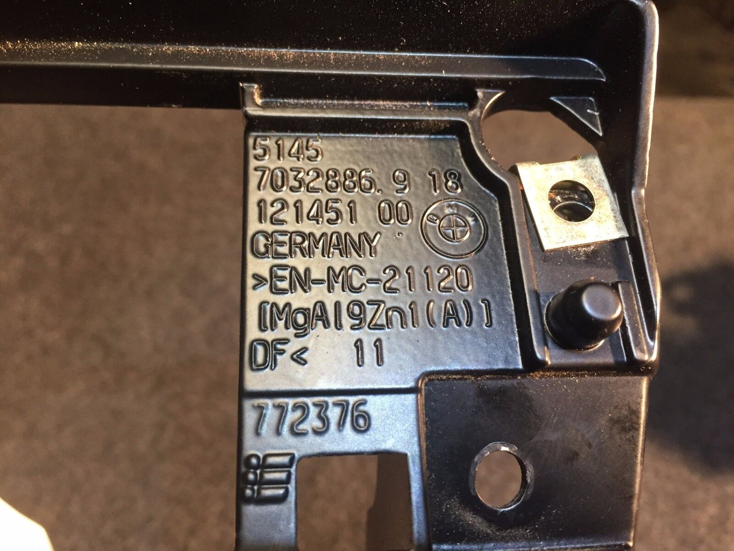 02 03 04 05 BMW 745i E65 Dash Wood Wooden Trim Storage Ash Center OEM 7032886