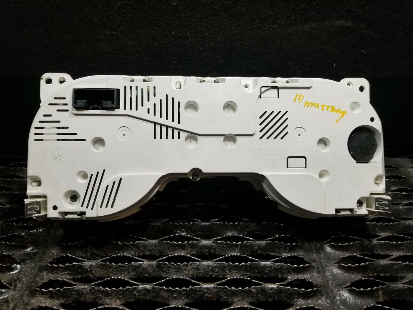 10 11 12 13 14 Ford Mustang Convertible Instrument Panel Speedometer Gauges OEM