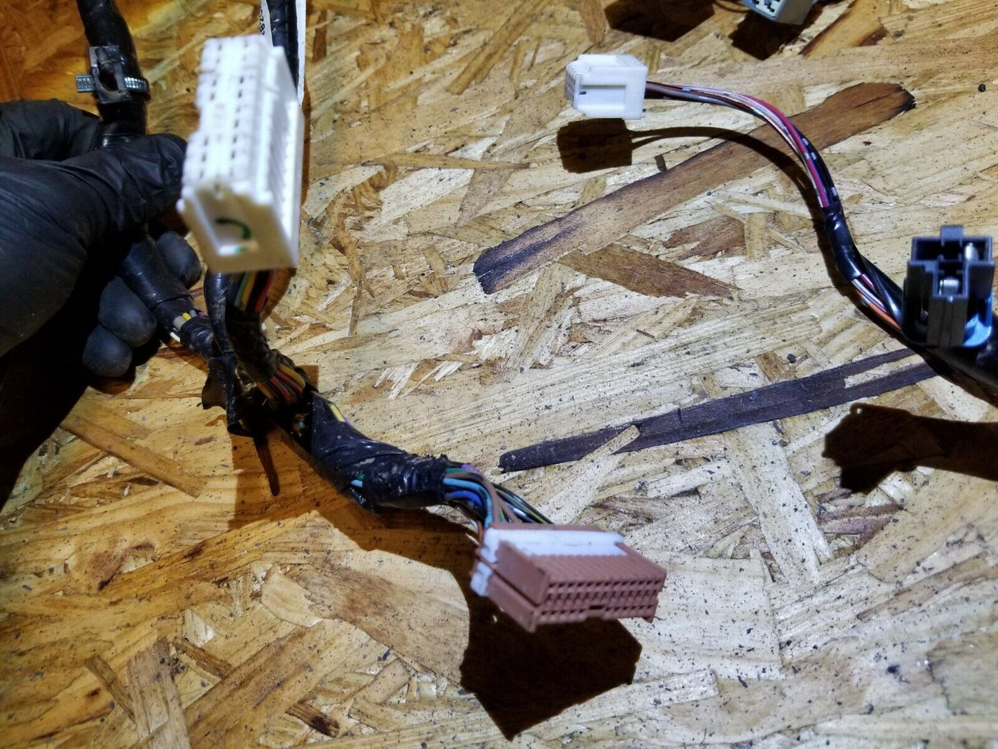 04 05 06 07 Infiniti QX56 Center Console Wire Harness OEM