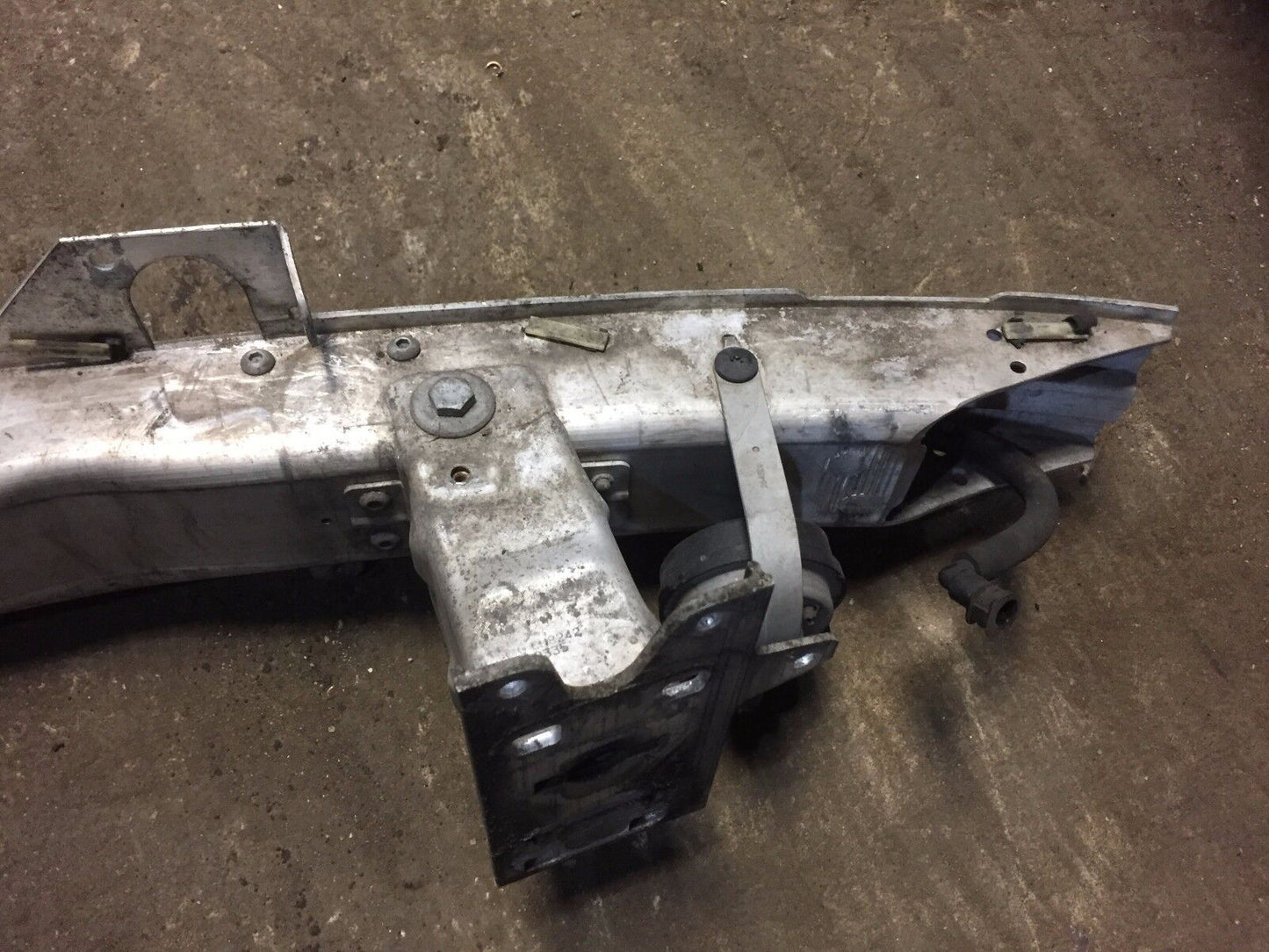 02 03 04 05 06 07 BMW 745li E65 Front Bumper Reinforcement Impact Bar OEM