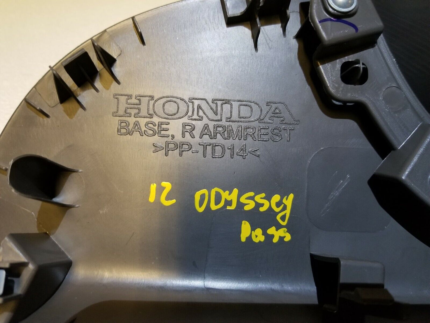 11 12 13 Honda Odyssey Rear Armrest W/ Cup Holder Passenger Side OEM