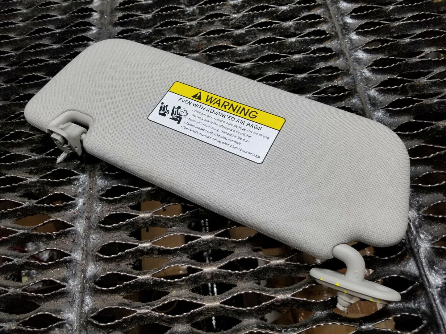 14 15 16 Kia Forte Sun Visor Right Passenger  OEM 27k