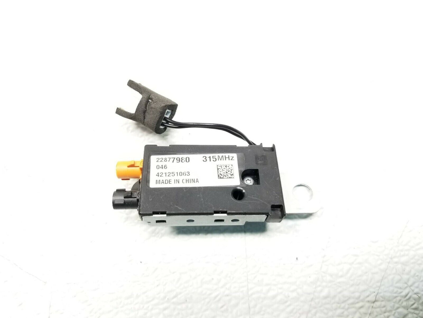14 15 16 Buick Lacrosse Radio Antenna Control Module 22877980 OEM 60k