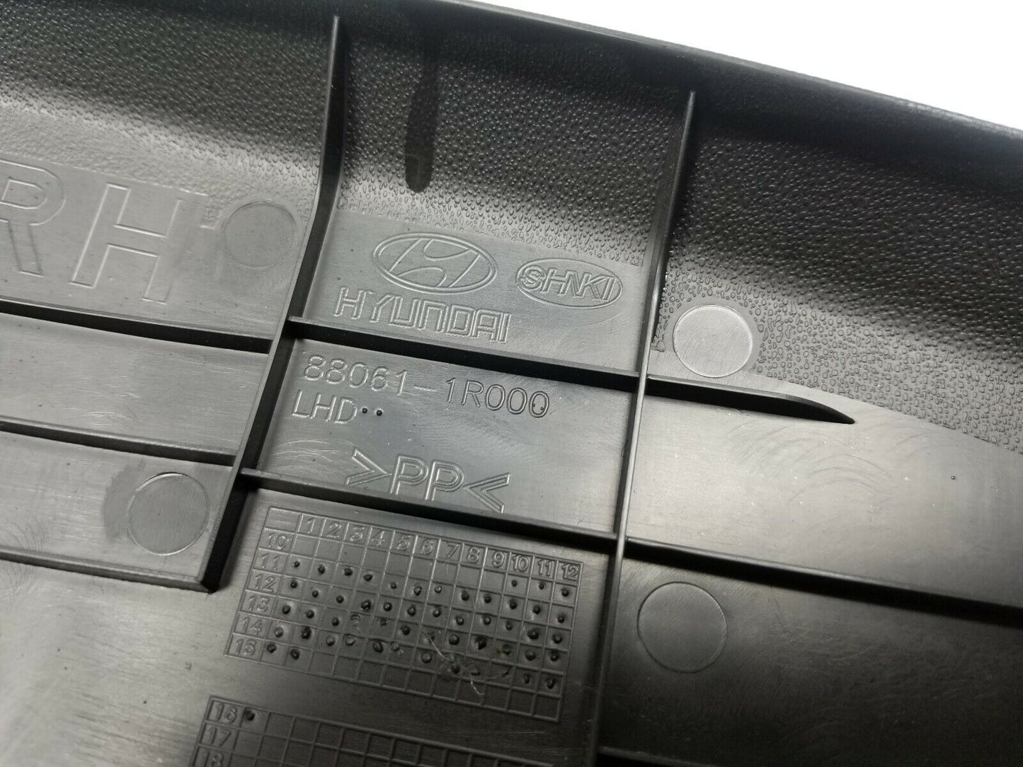 15 16 17 Hyundai Accent Hatch Front Right Pass Seat Side Cover Trim Panel OEM