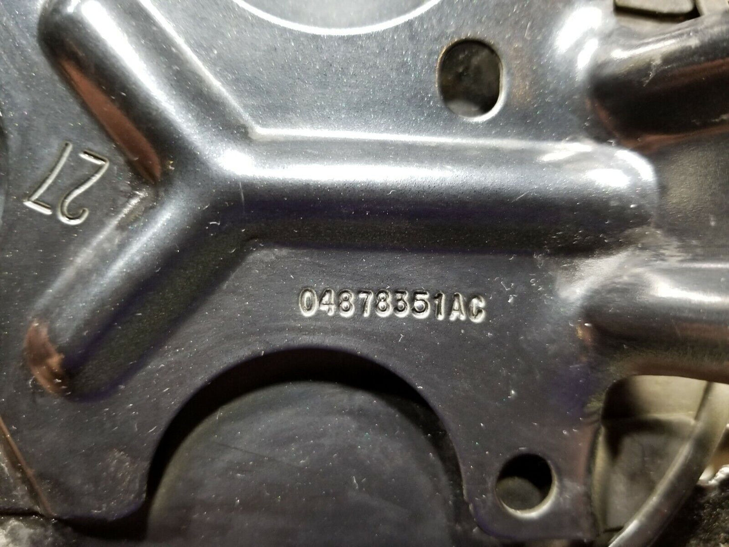 04 05 06 Chrysler Sebring Convertible Fuel Tank Door Lid OEM