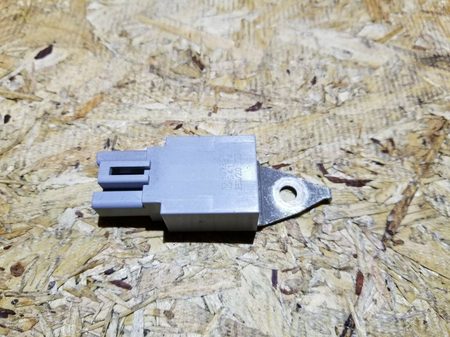04 05 06 07 08 09 Toyota Prius Trunk Lid Sensor 90980-04174 OEM