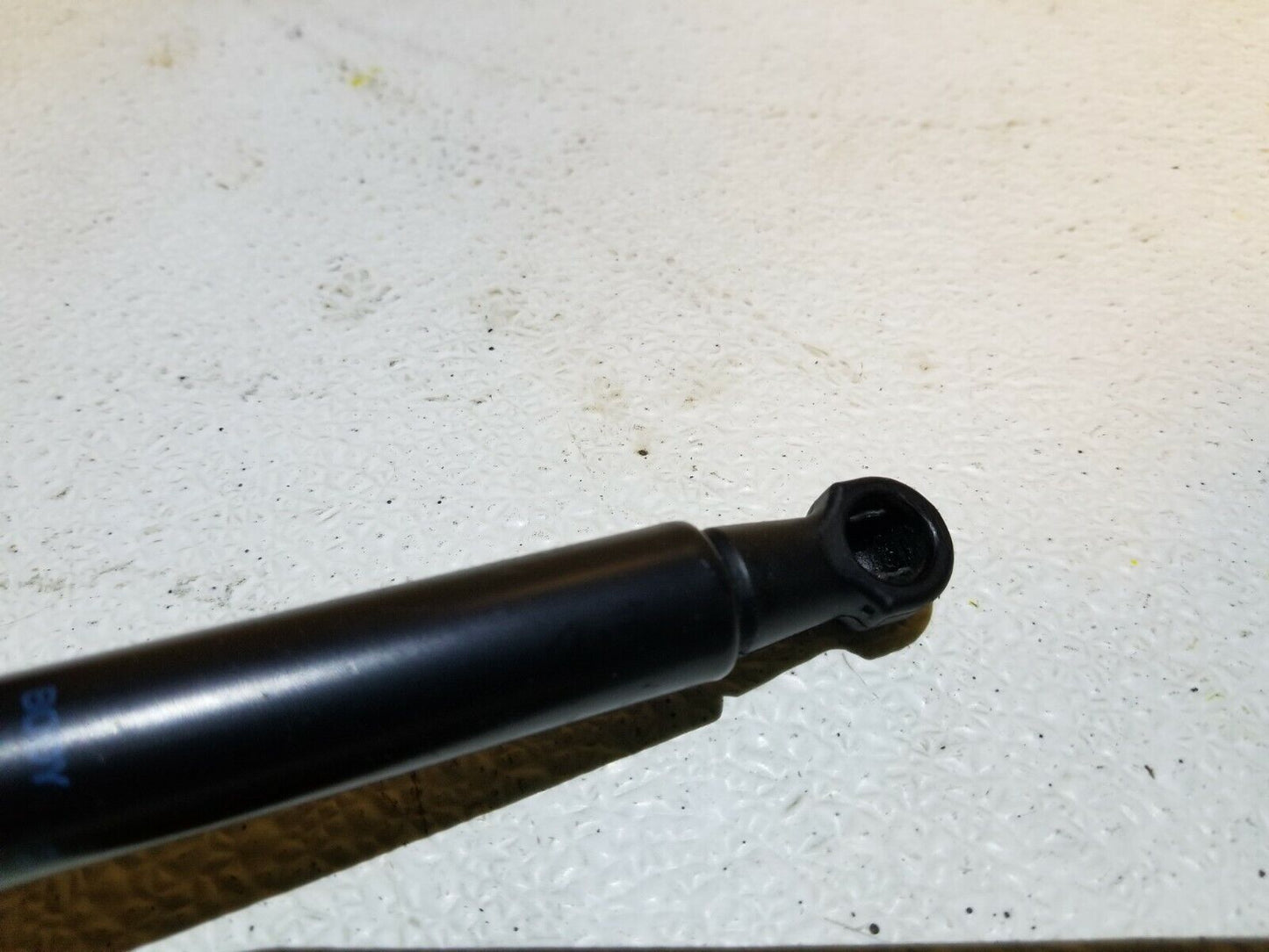 06 07 08 09 Range Rover Sport Hood Shock Strut Support Cylinder OEM