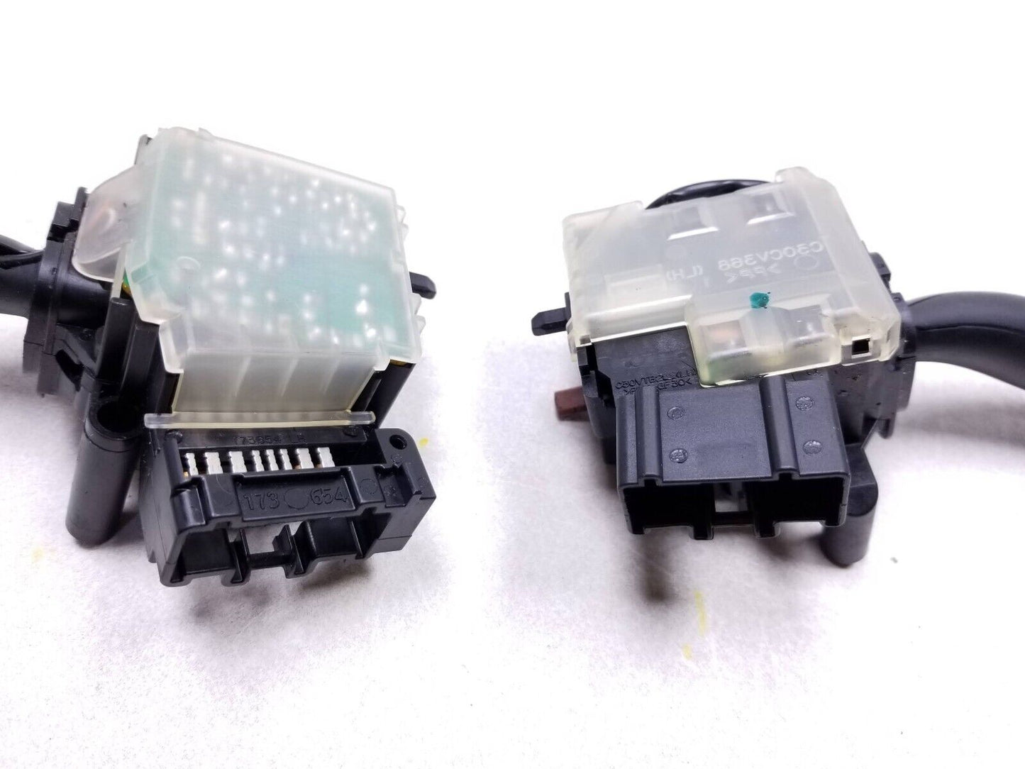 2005 - 2010 Toyota Sienna Steering Column Wiper Turn Signal Control Switch OEM