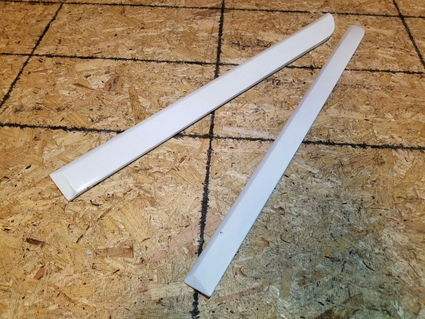 06 07 08 09 10 11 Volvo S40 Rear Left Driver Door Molding 2pcs OEM
