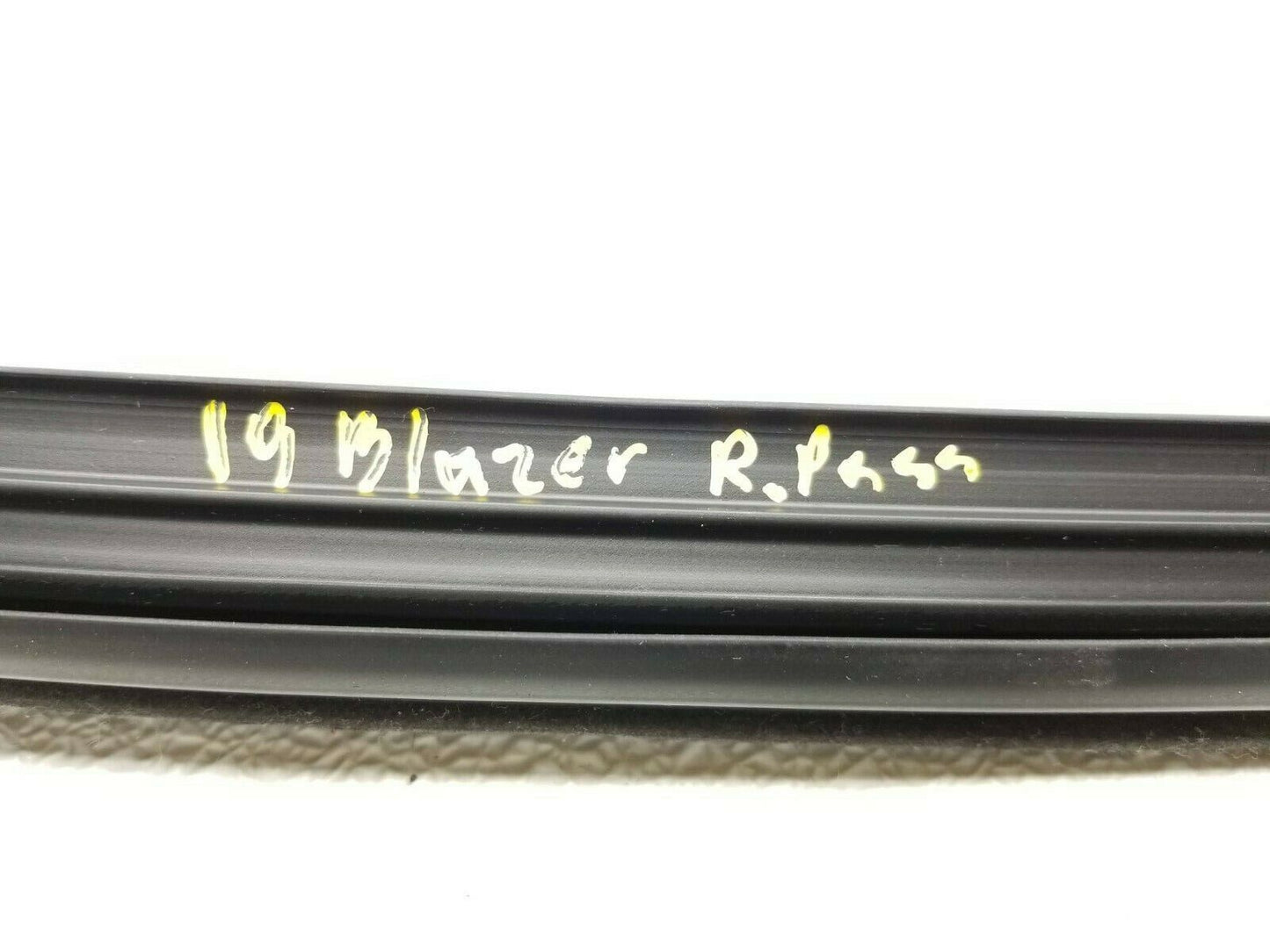 19 20 Chevrolet Blazer Rear Right Pass Window Weatherstrip Seal OEM 11k Miles
