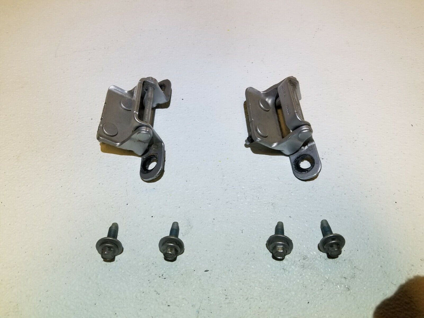 10 11 12 Lincoln MKT Trunk Liftgate Hinge Pair OEM