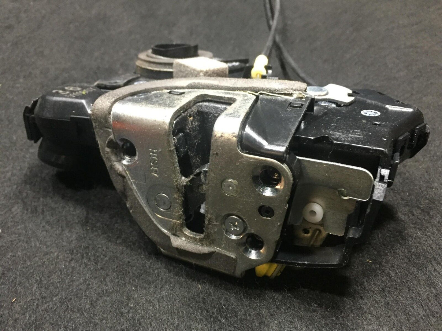 04 05 06 Scion Xa Front Left Door Lock Latch Actuator OEM D18