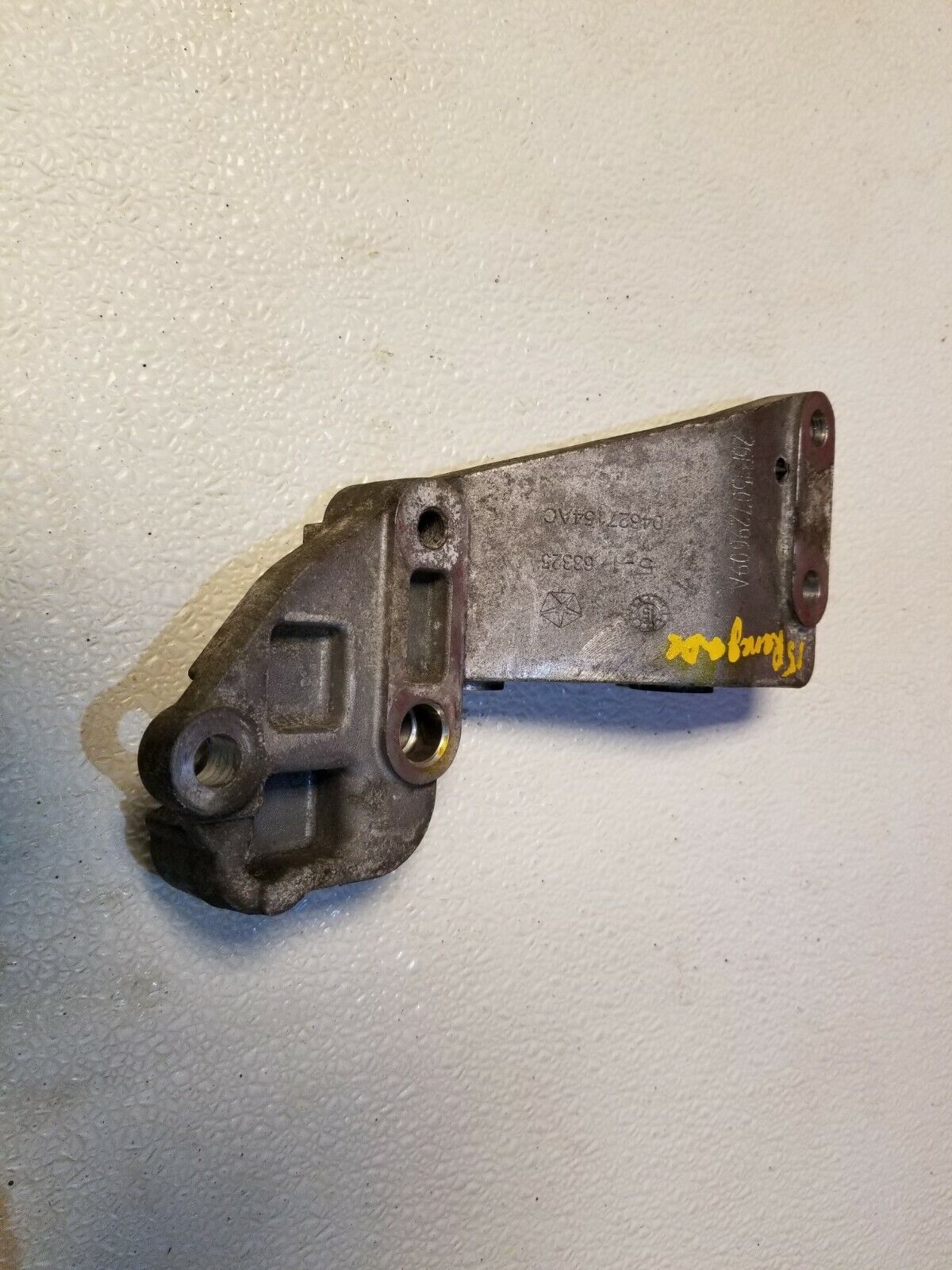 15 16 17 Jeep Renegade 2.4l Alternator Bracket OEM 20k Miles