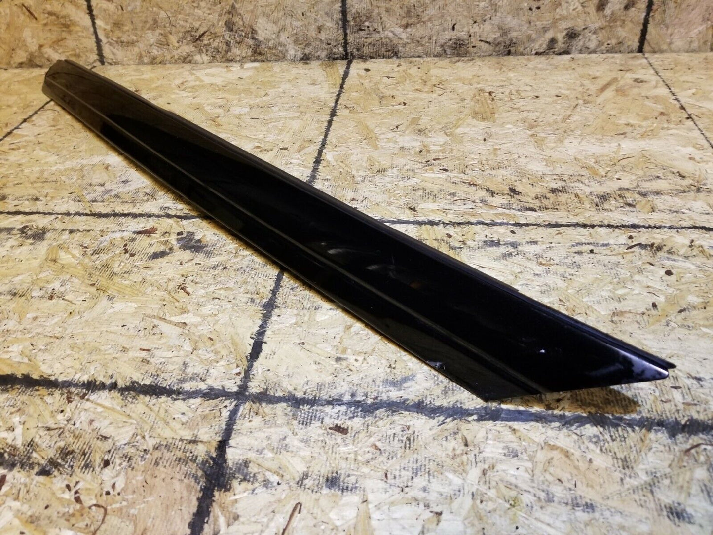 04 05 06 Chrysler Sebring Convertible Passenger Rear Belt Molding Sill OEM