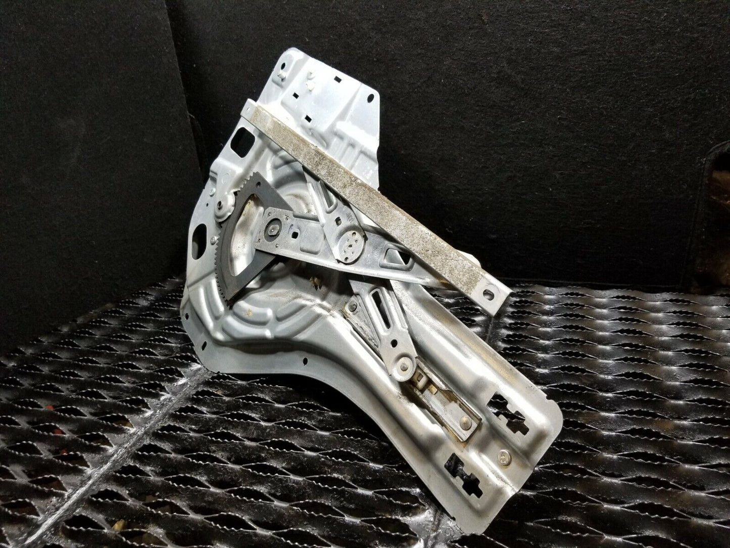 07 08 09 Hyundai Tucson Rear Left Driver Side Door Window Regulator OEM 89k