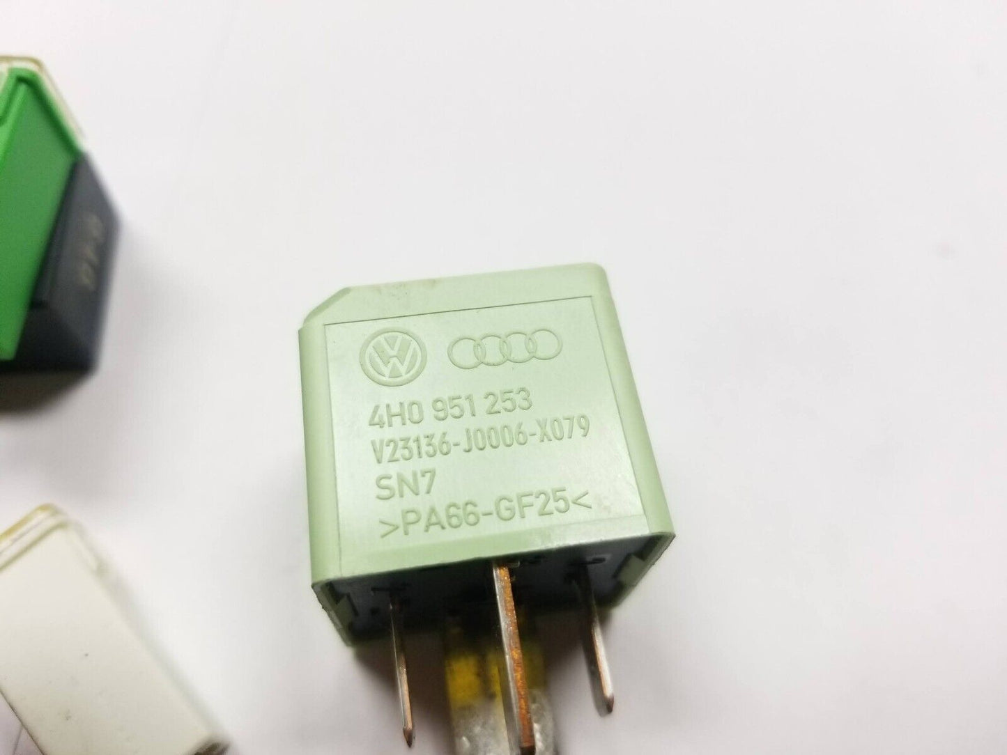 19 20 21 Volkswagen Jetta Relay 9 Pcs OEM