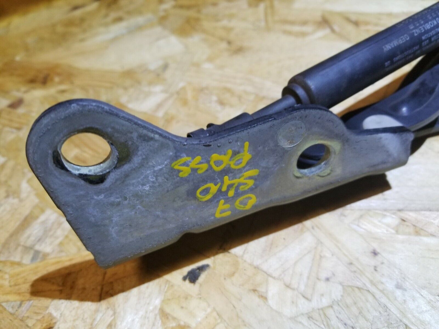 05 06 07 Volvo S40 Trunk Hinge (pair) OEM