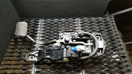10 11 12 Lincoln MKT Brake Pedal Assembly OEM