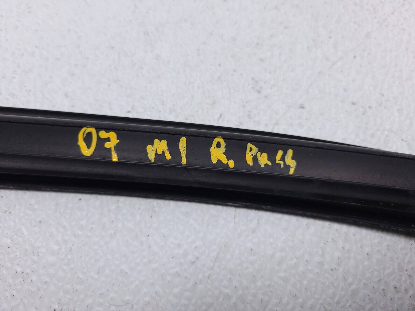 06 07 08 09 10 11 Mercedes Ml500 Door Weatherstrip Seal Rear Right Pass OEM