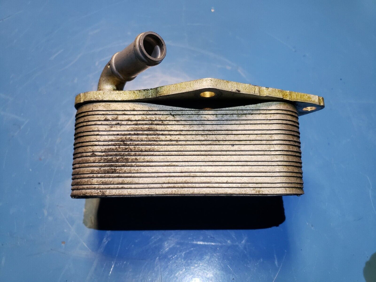 12 13 14 Volkswagen Passat 2.5l Engine Oil Cooler 07k.117.021.c OEM