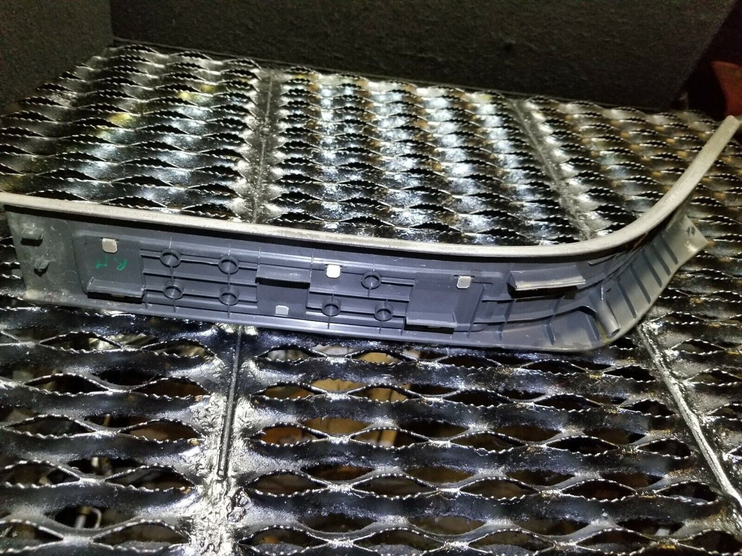 04 05 06 07 Infiniti QX56 Rear Left Driver Side Door Scuff Plate Trim OEM