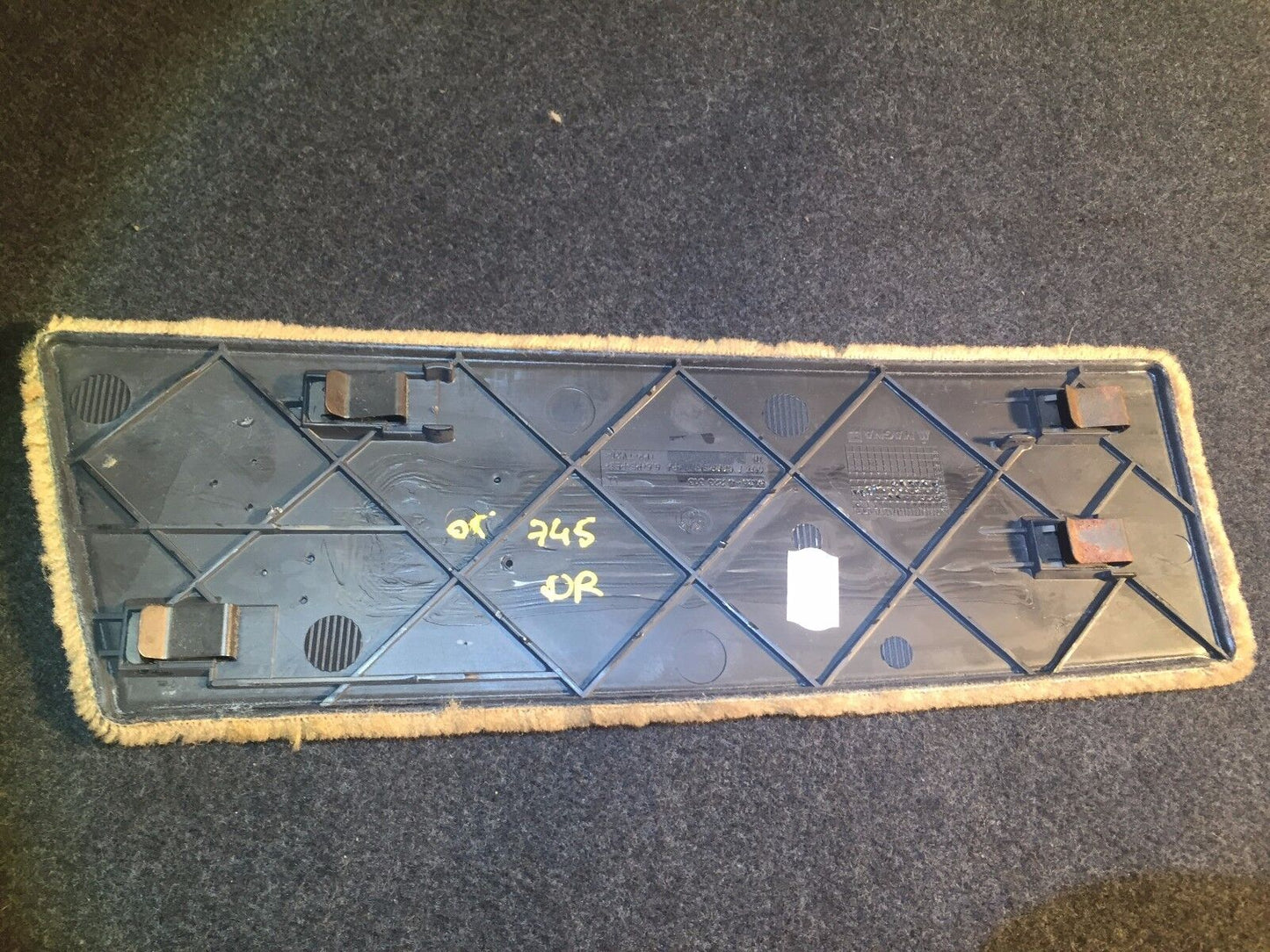 02 03 04 05 BMW 745i E65 Center Console Carpet Trim Right Passenger Side OEM