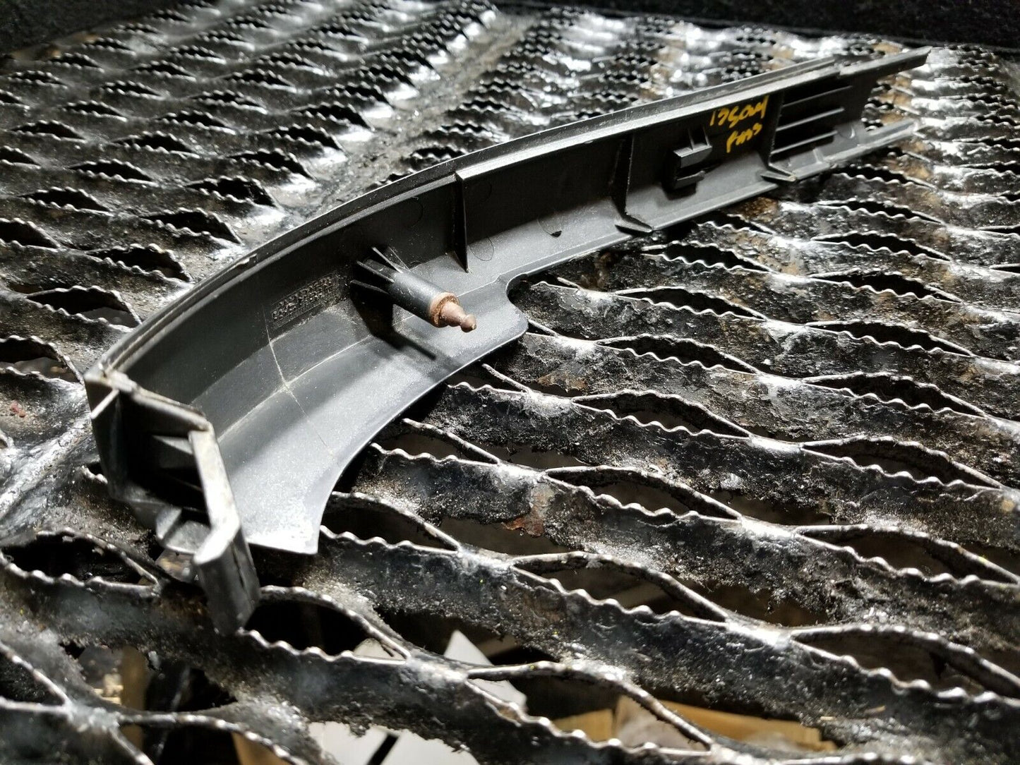 11 12 13 Kia Soul Roof End Cap Molding Right Passenger Side OEM