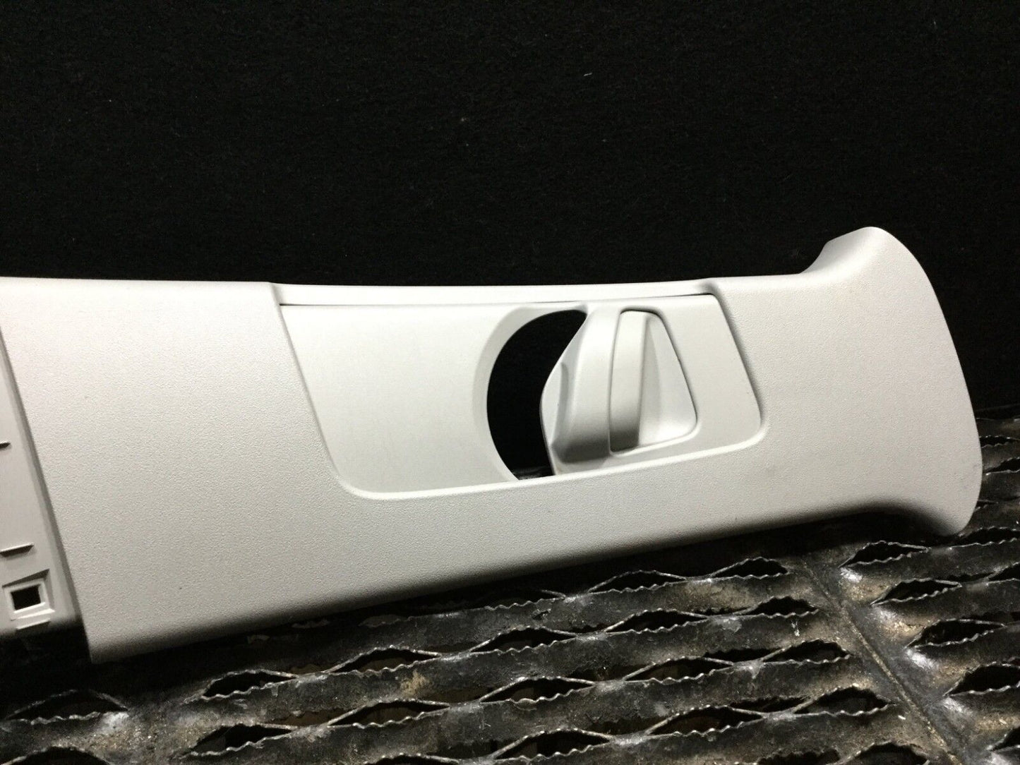 05 06 07 08 09 Toyota Prius Right Pass Center Seatbelt Upper B Pillar Trim  OEM