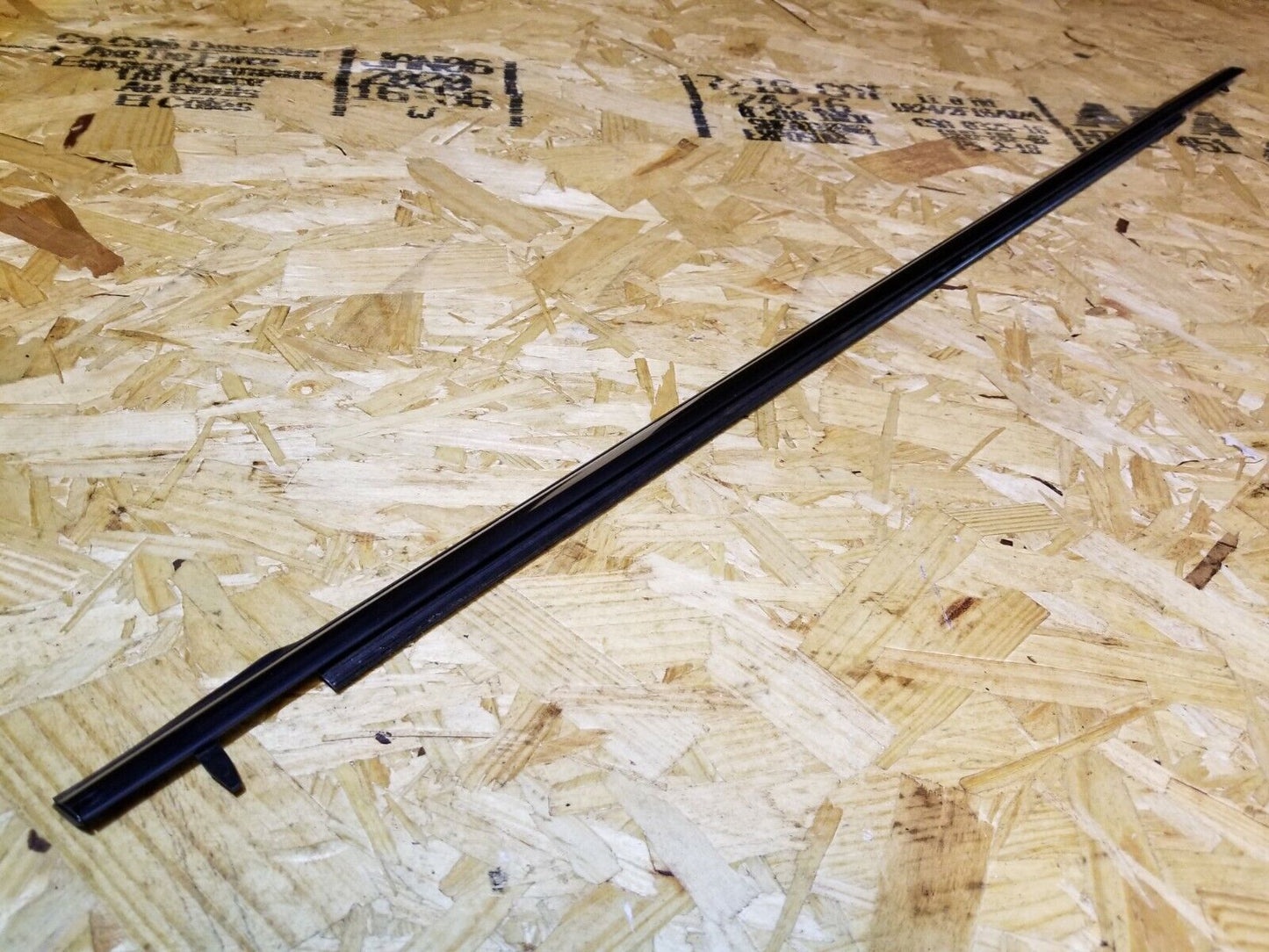 10 11 12 13 14 Subaru Legacy Front Right Pass Window Belt Seal Molding OEM