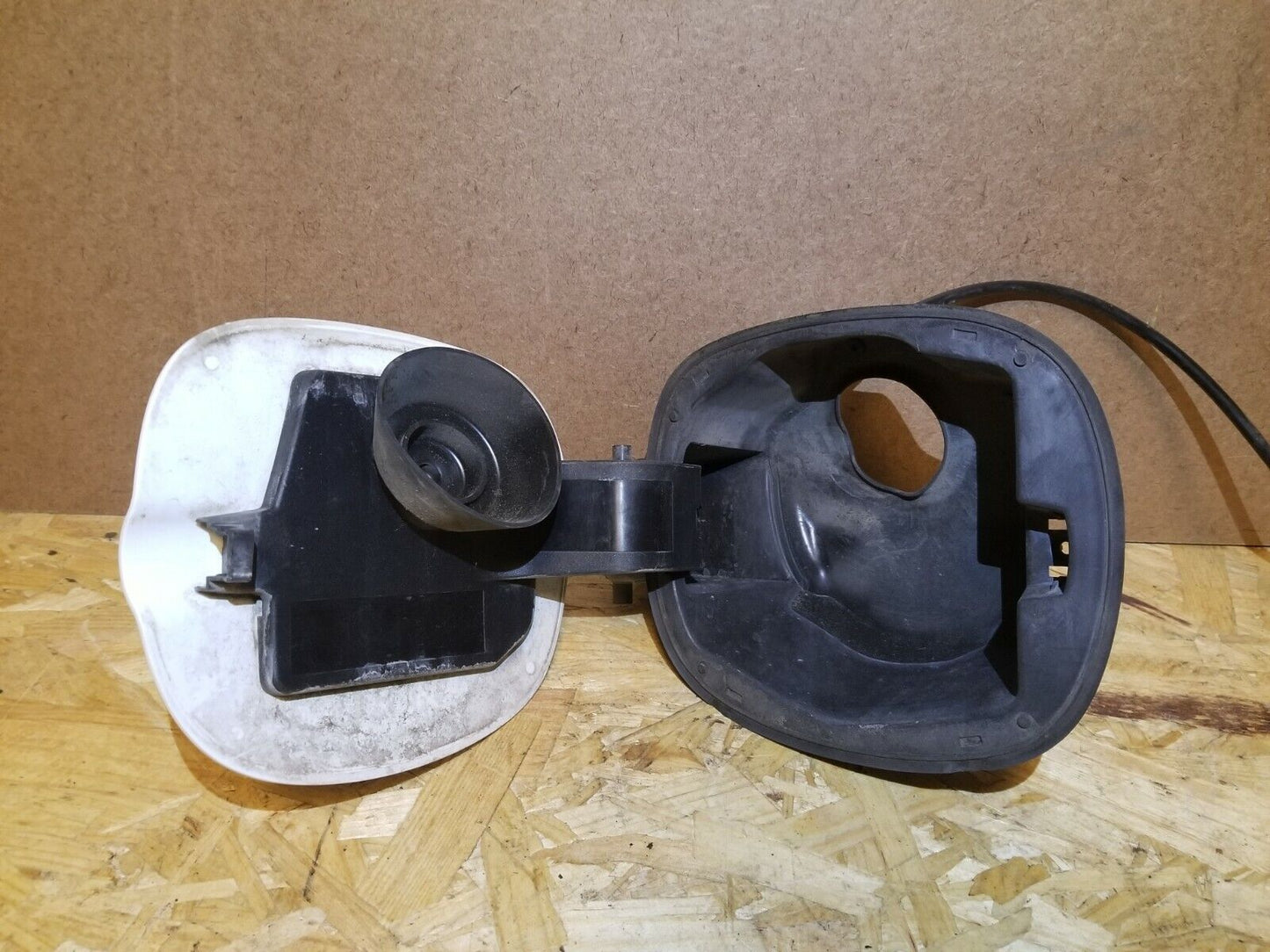 14 15 16 17 Fiat 500l Gas Fuel Tank Door Lid OEM