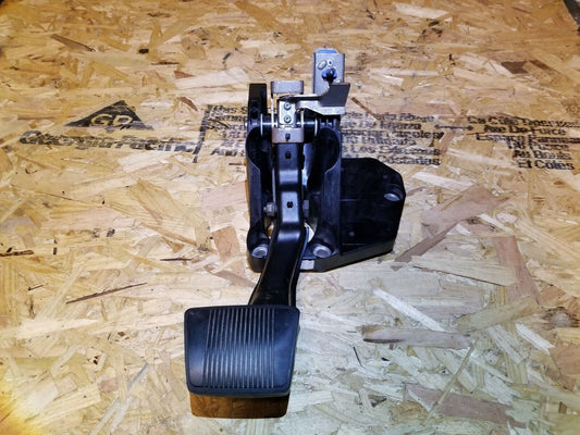 14 15 16 17 Jeep Cherokee Brake Pedal OEM