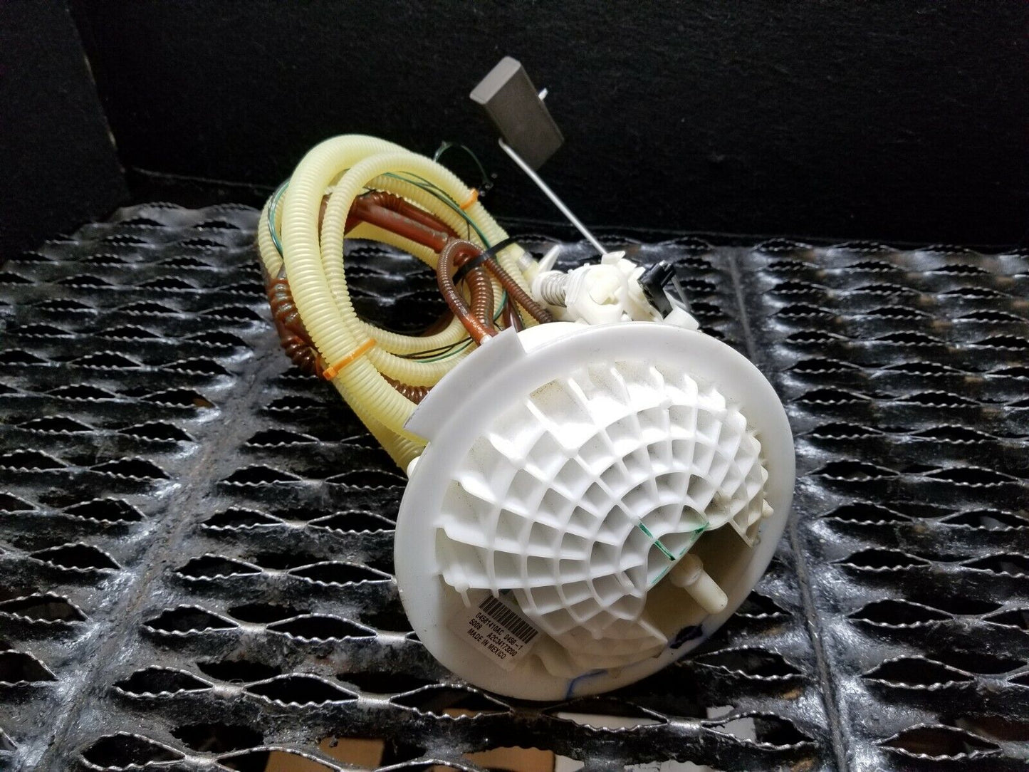 12 13 14 15 16 17 Chrysler 300 Secondary Gas Fuel Pump Assembly OEM 43k