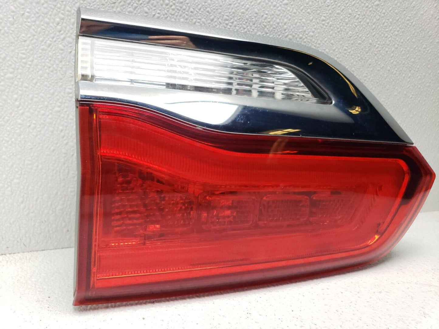 14 15 16 17 Jeep Grand Cherokee Passenger Right Inner Tail Light OEM