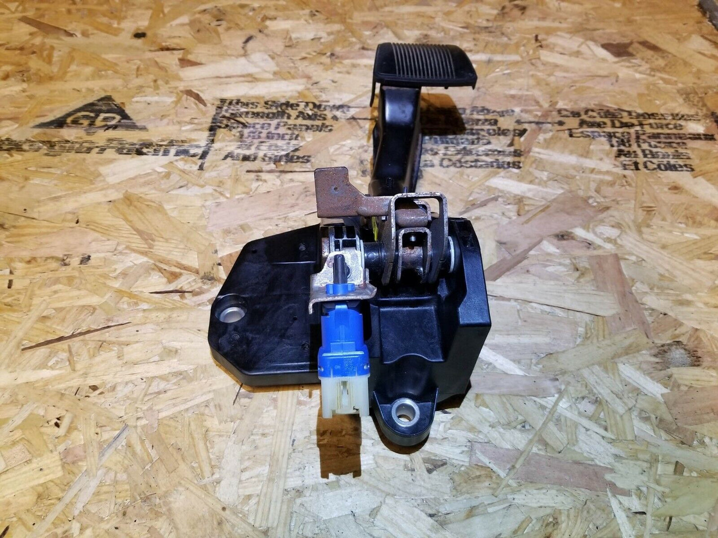 14 15 16 17 Jeep Cherokee Brake Pedal OEM