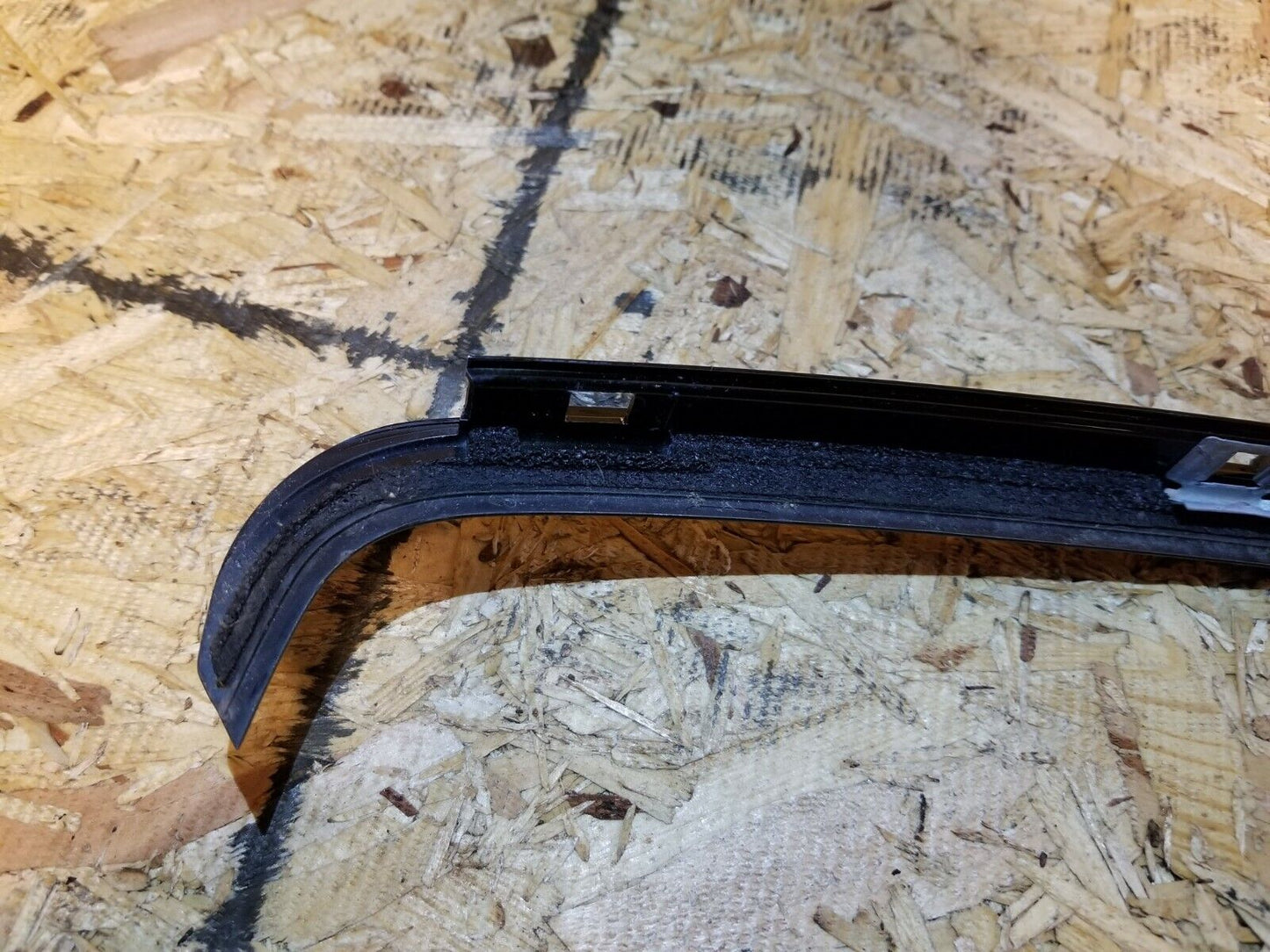 04 05 06 07 08 09 Jaguar Xj8 Rear Left Driver Upper Door Window Trim Molding OEM