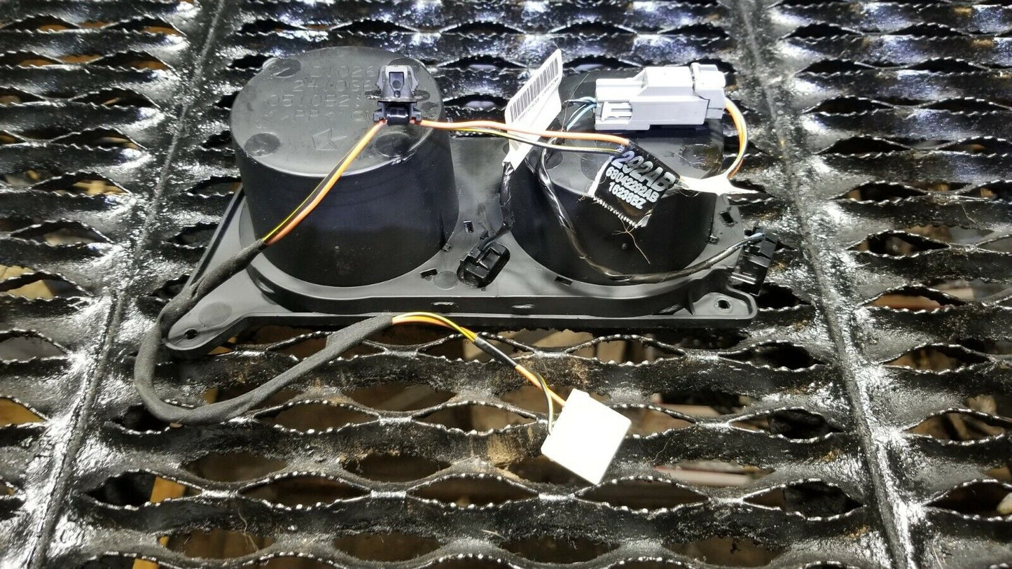 12 13 14 15 16 Jeep Patriot Front Console Cup Holder (illum.w/wire) OEM