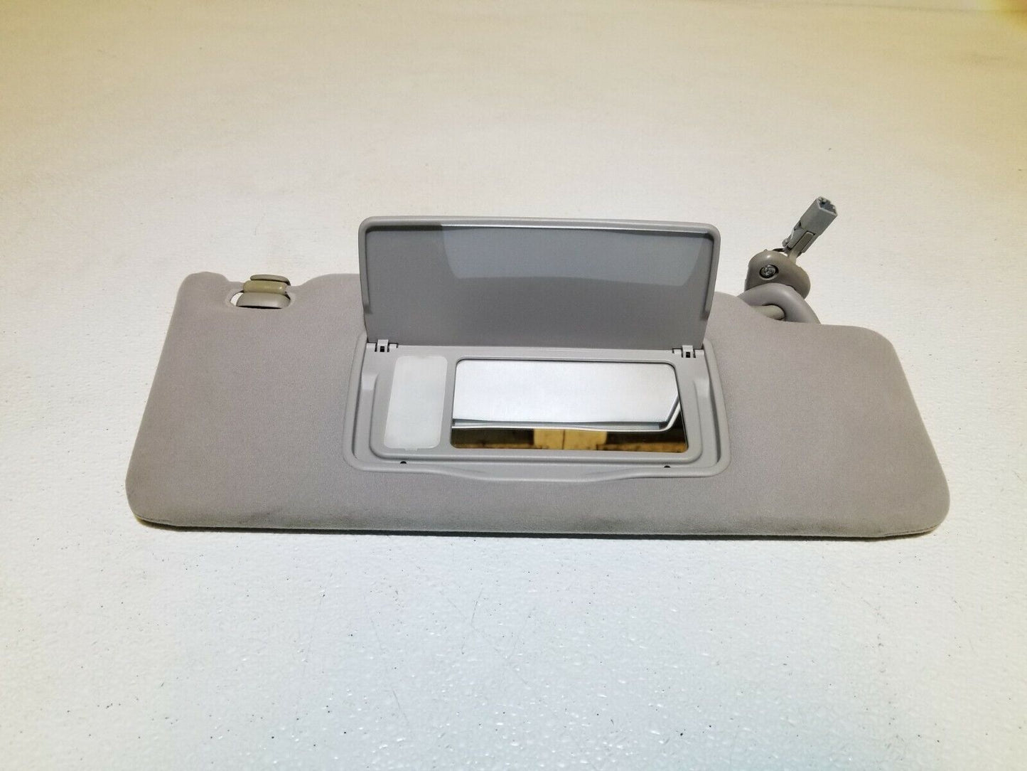 05 06 07 08 Acura Rl Sun Visor Right Pass Side OEM