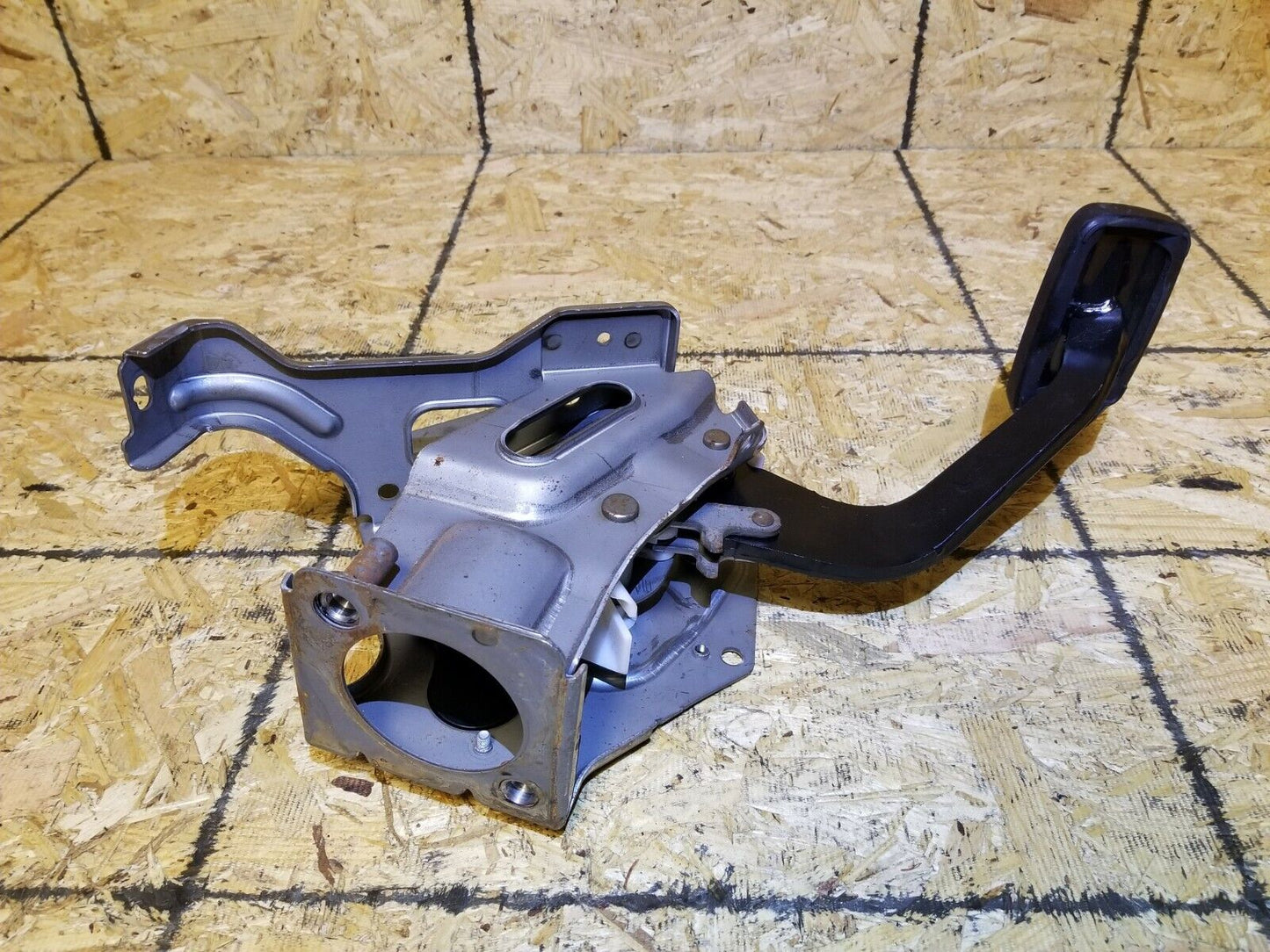 17 18 19 20 Cadillac Xt5 Brake Pedal OEM 34k