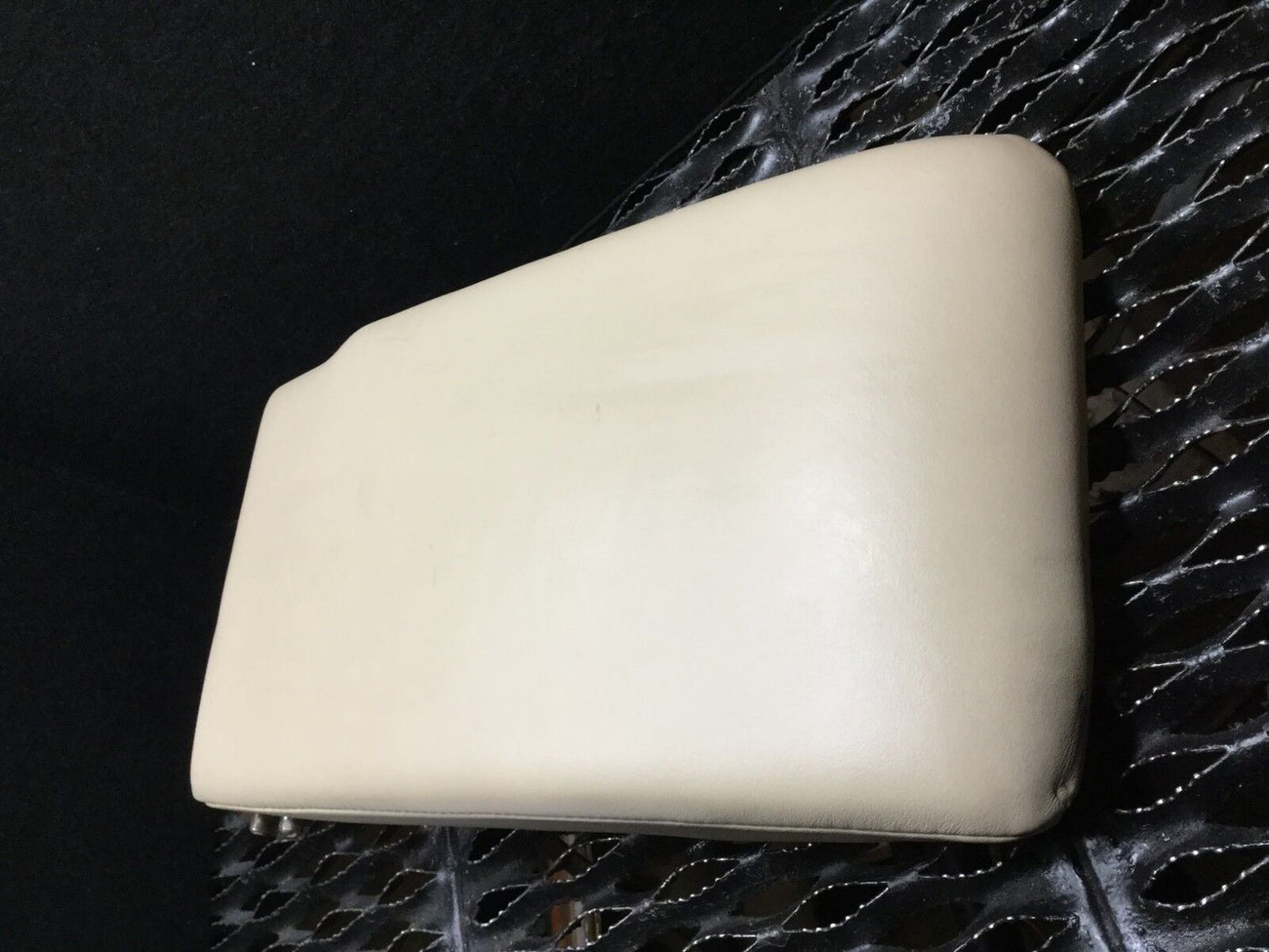 07 08 09 Suzuki Grand Vitara Xl-7 Rear Seat Armrest W/ Cup Holder OEM