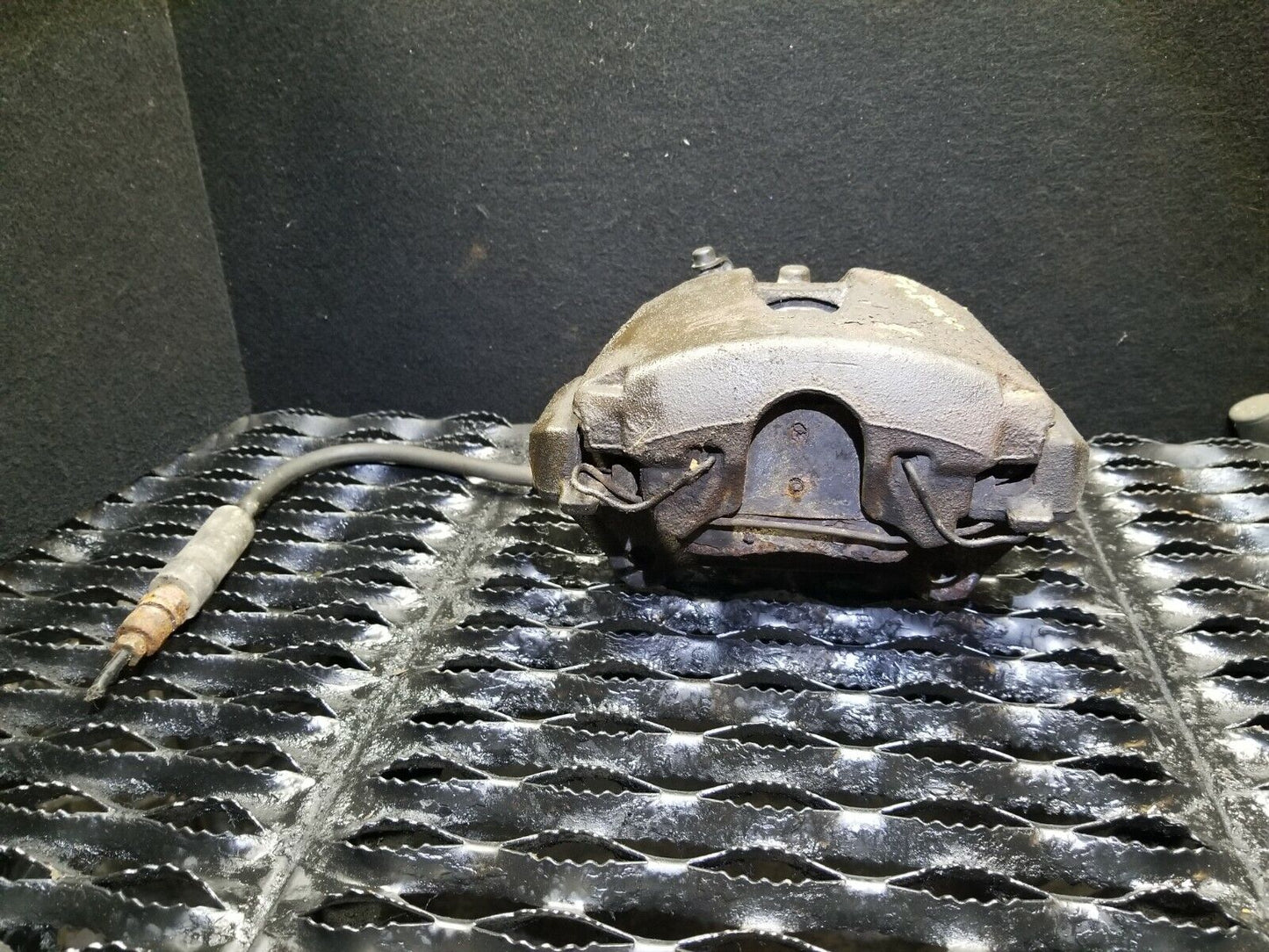 06 07 08 09 Saab 9-5 Aero 2.3t Front Right Passenger Side Brake Caliper OEM
