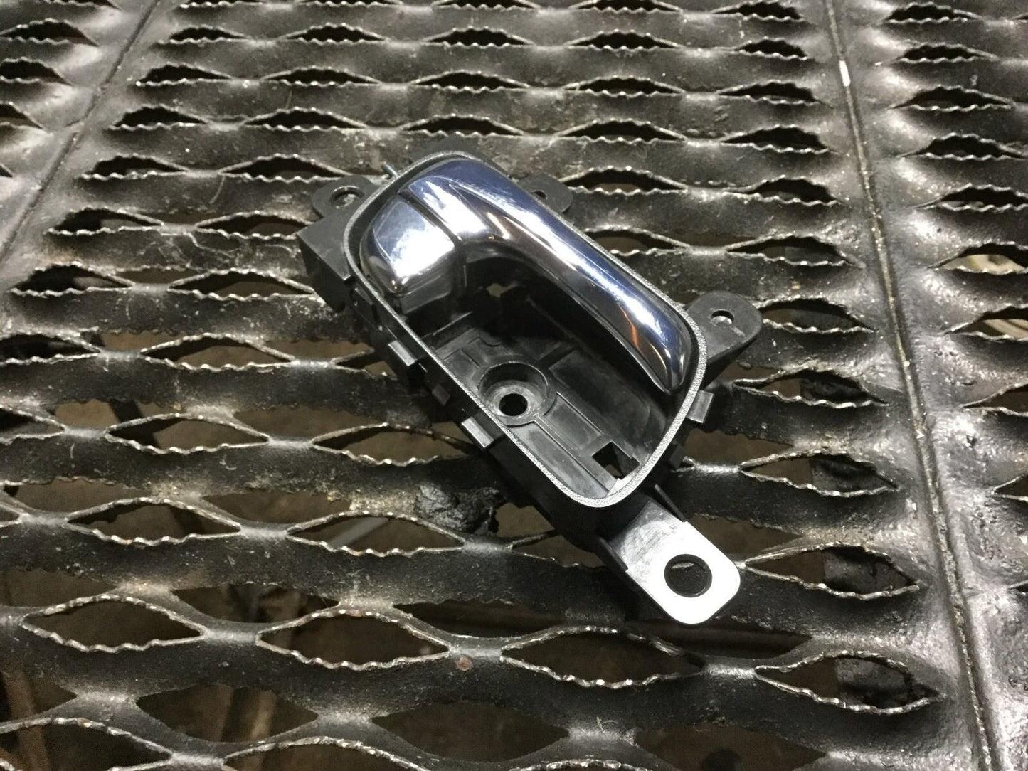 08 09 10 11 12 13 Infiniti G35 G37 Front Right Door Interior Handle OEM