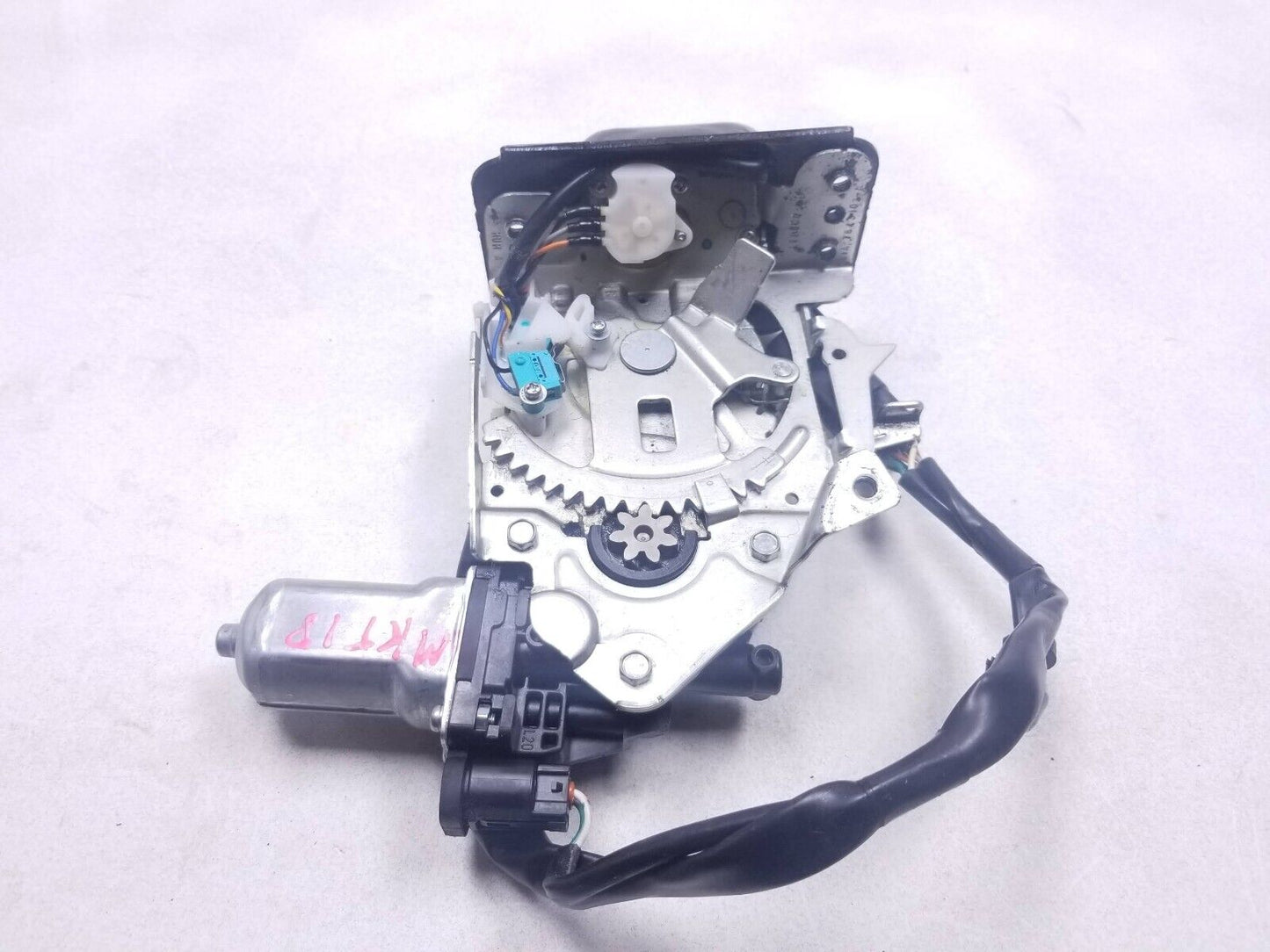 2017 - 2019 Lincoln MKT Rear Trunk Lid Lock Latch Actuator Motor OEM