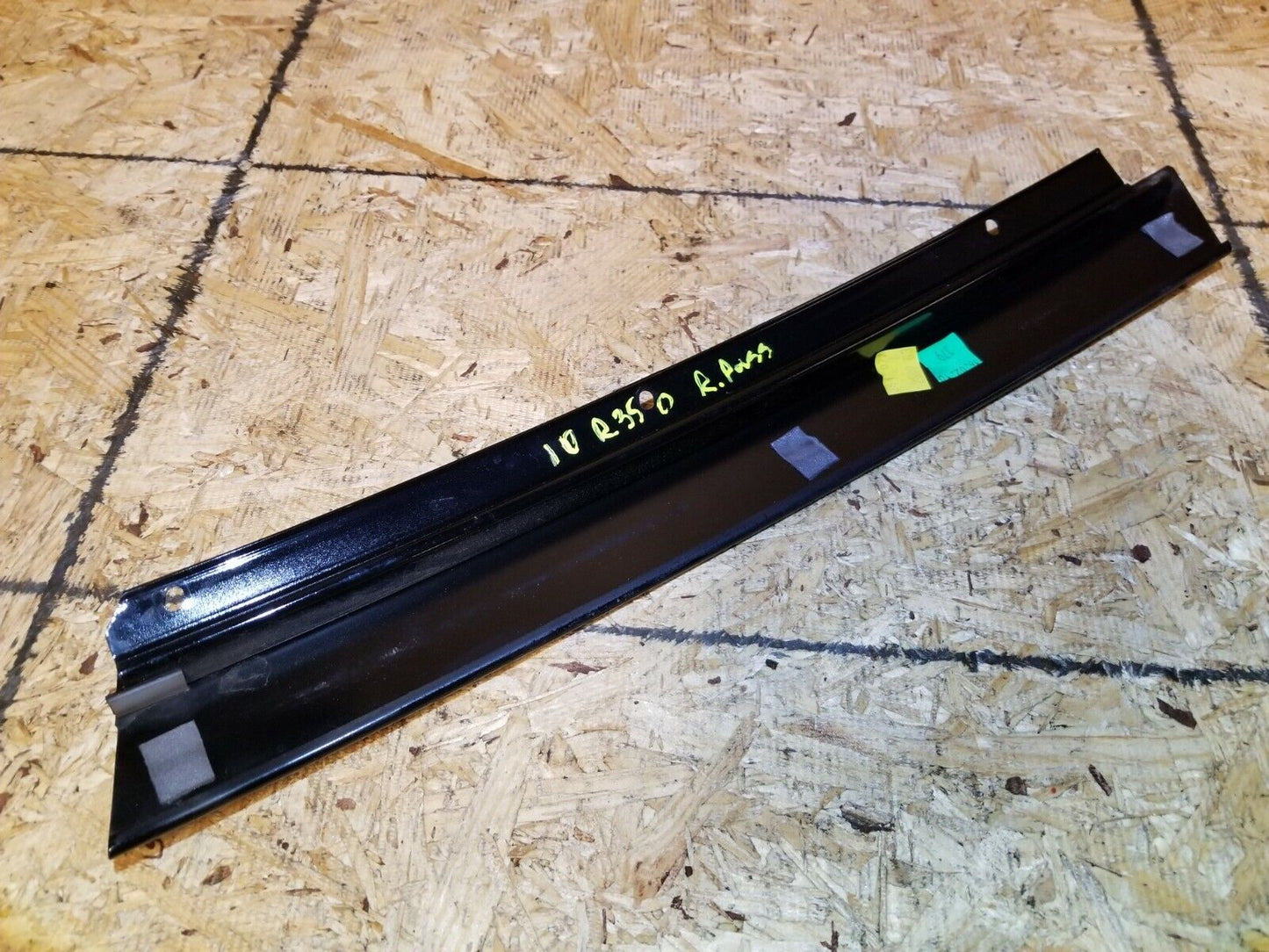 07 08 09 10 Mercedes R350 Rear Right Pass Door Molding Trim C Pillar OEM