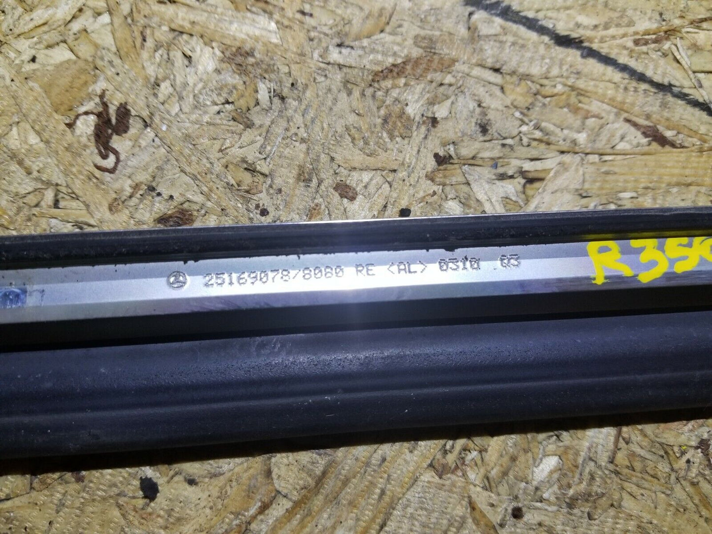 07 08 09 10 Mercedes R350 Rear Right Passenger Side Window Belt Seal Molding OEM