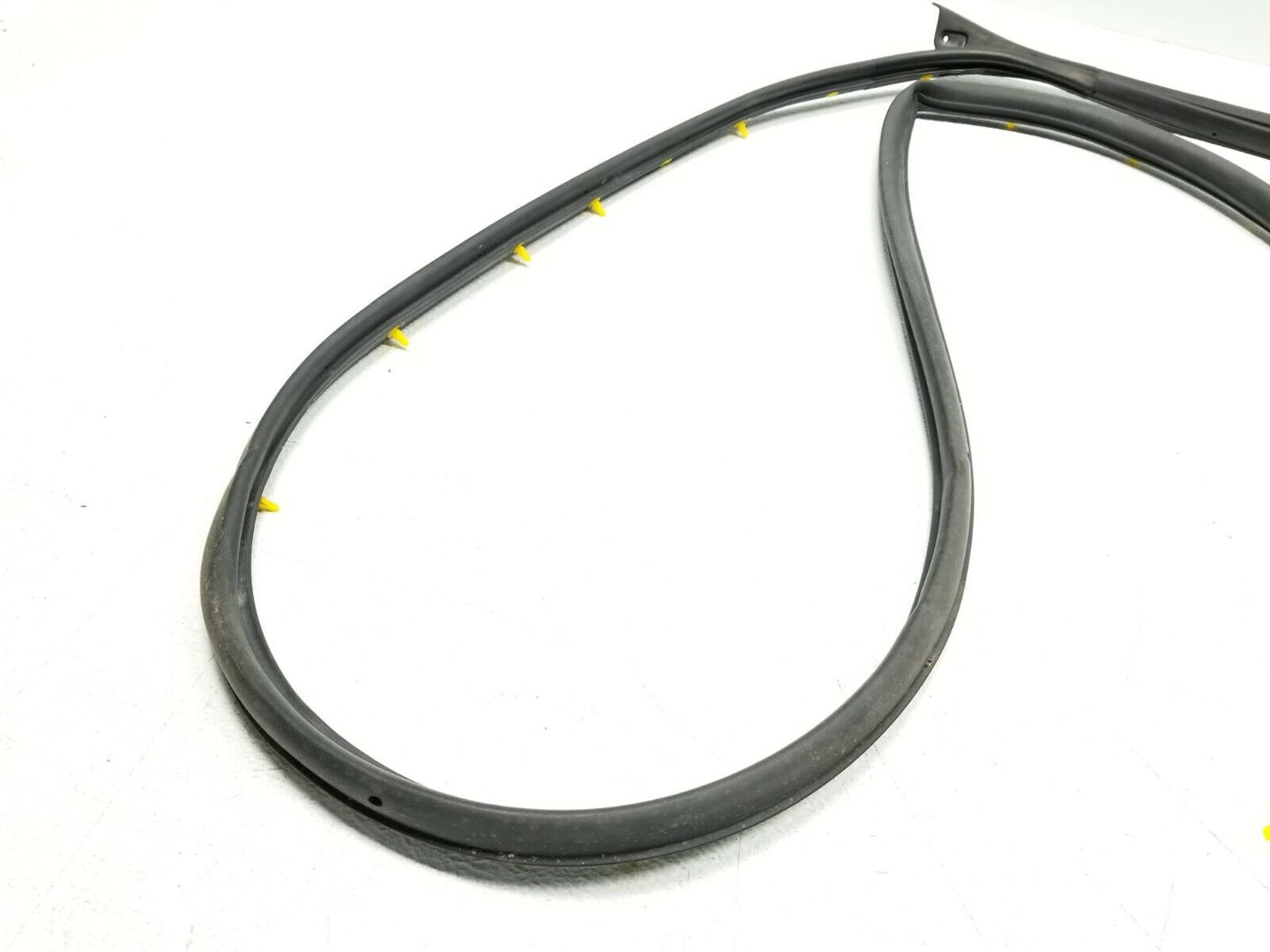 10 11 12 Kia Soul Front Right Pass Door Weatherstrip Seal OEM 57k Miles